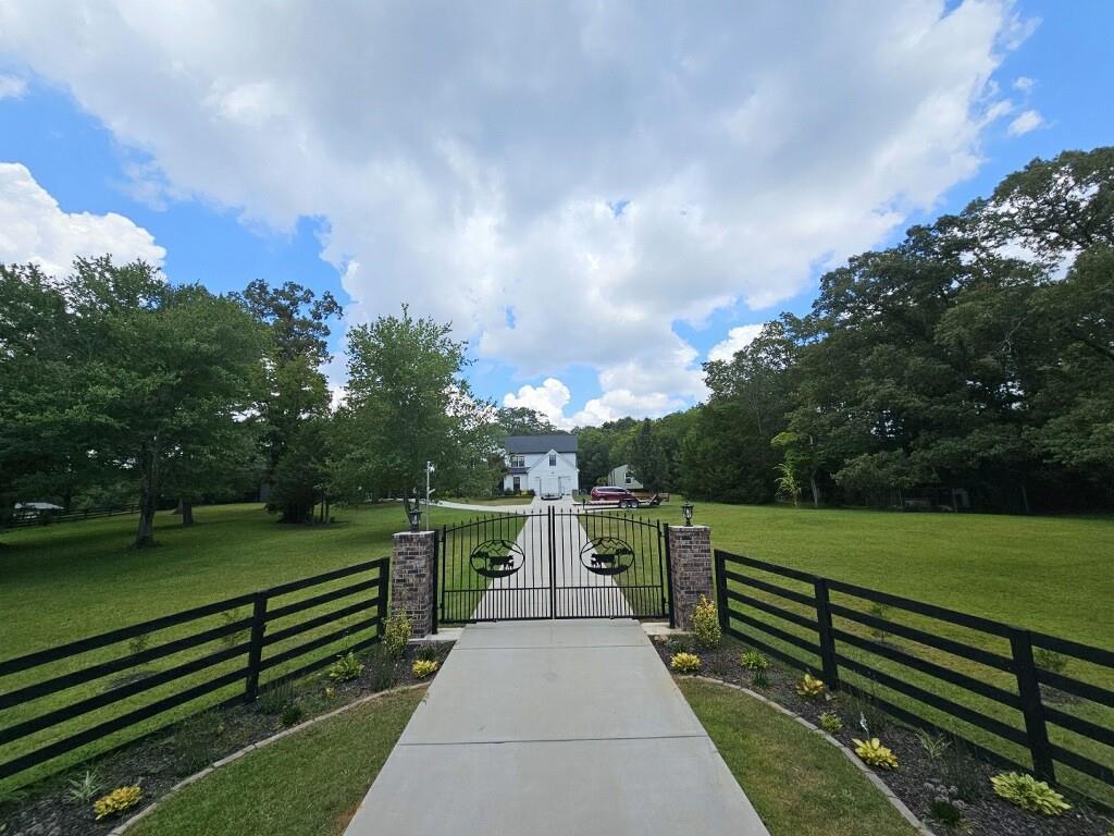 426 N Burnt Hickory Rd., Douglasville, GA 30134
