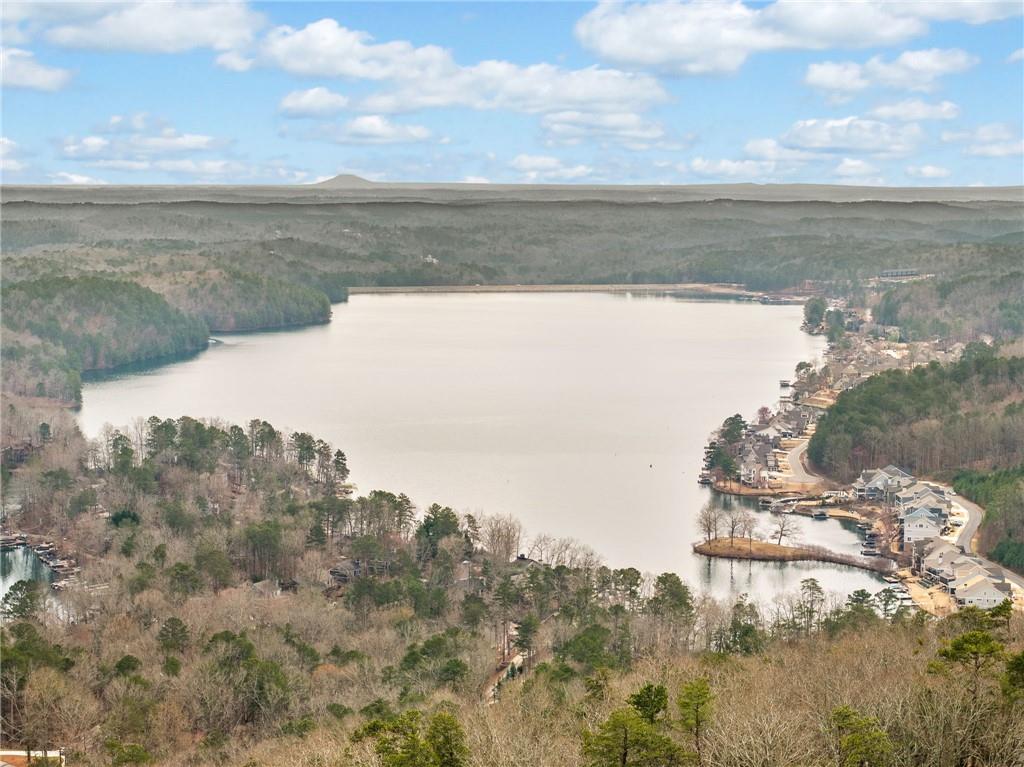 166 Ponderosa Ln., Waleska, GA 30183