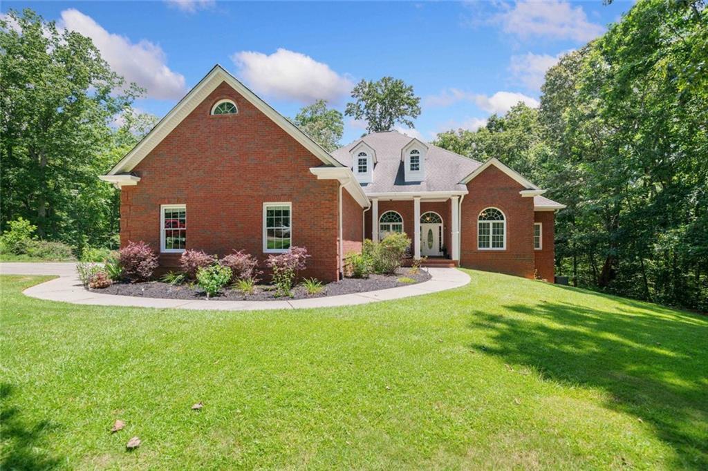 106 Shalea Ln., Ball Ground, GA 30107