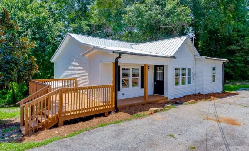 1387 Mize Rd., Toccoa, GA 30577