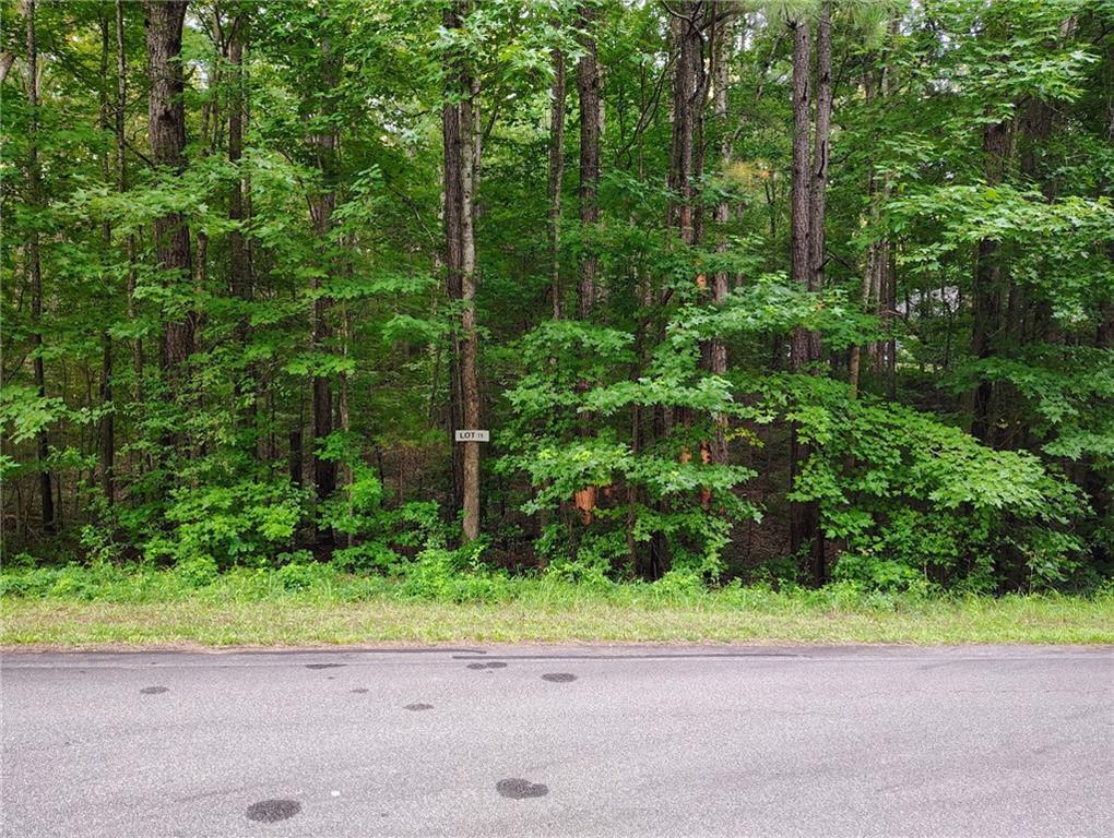 668 Harbour Shores Dr., Jackson, GA 30233