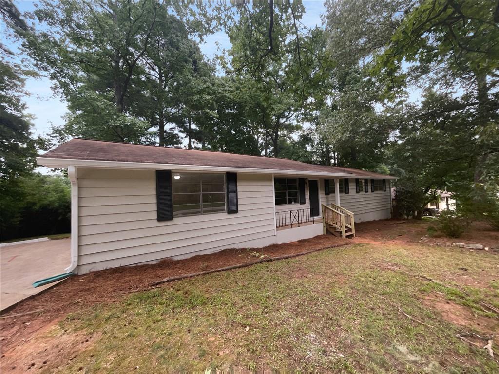 3584 Yoko Ln., Douglasville, GA 30135