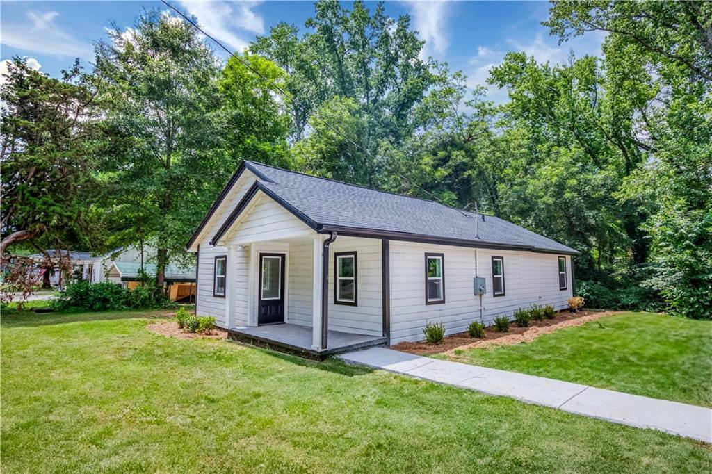 206 Walker Dr., Monroe, GA 30655