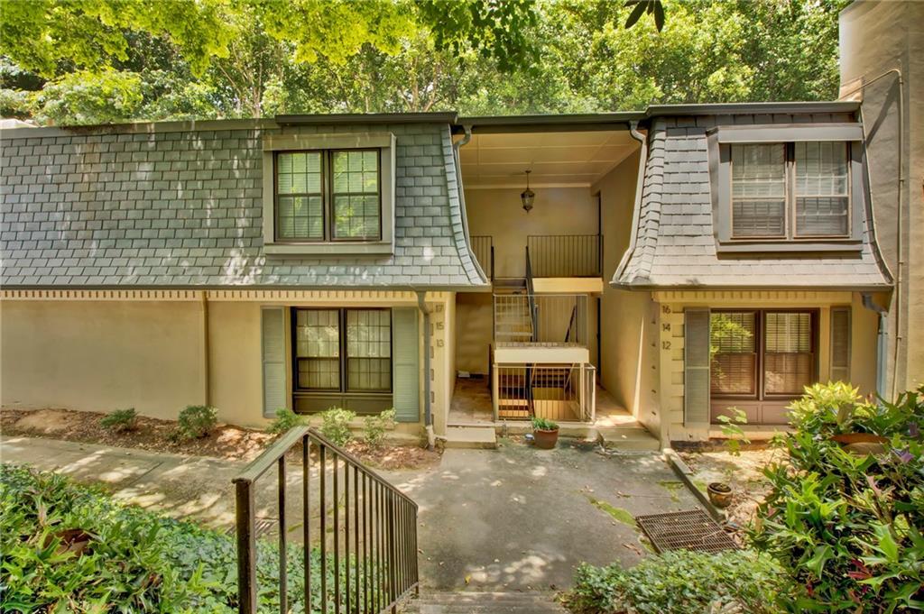 12 Vista Sq., Atlanta, GA 30327