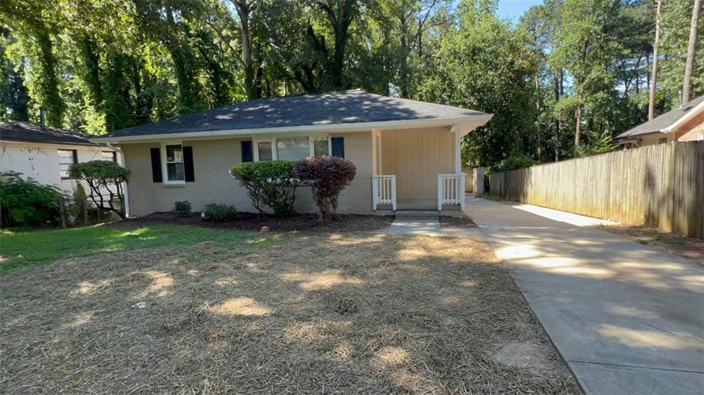 2702 Loghaven Dr., Atlanta, GA 30318