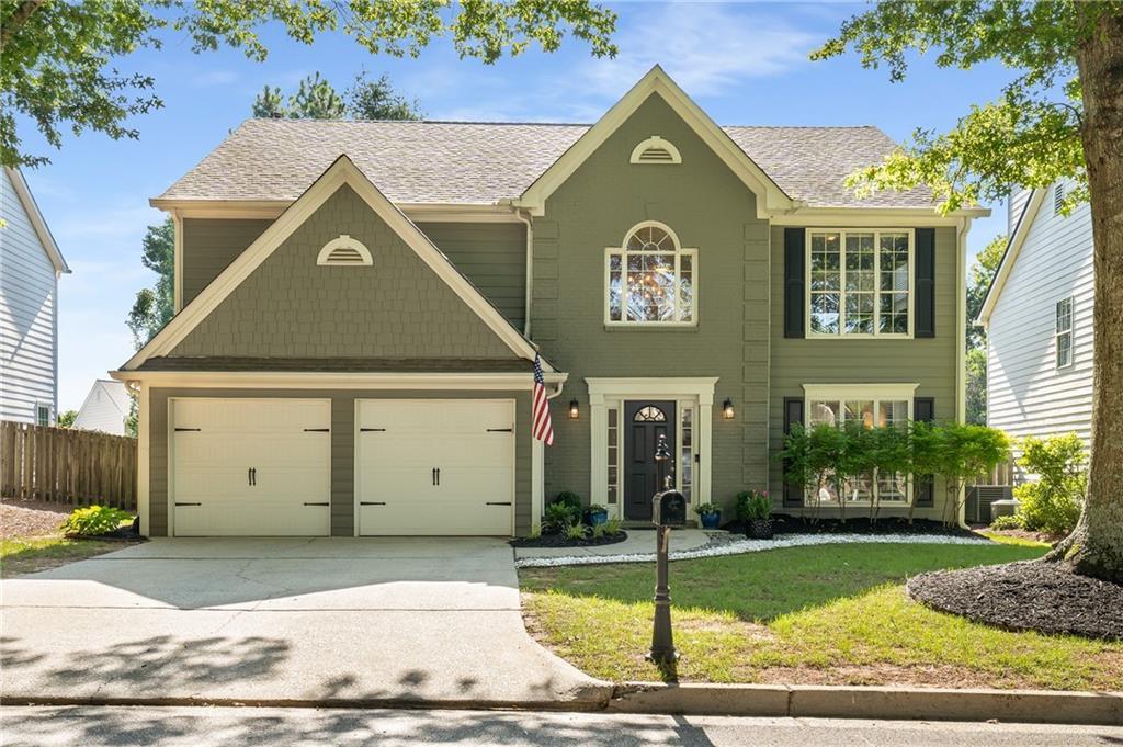 11095 Crabapple Lake Dr., Roswell, GA 30076