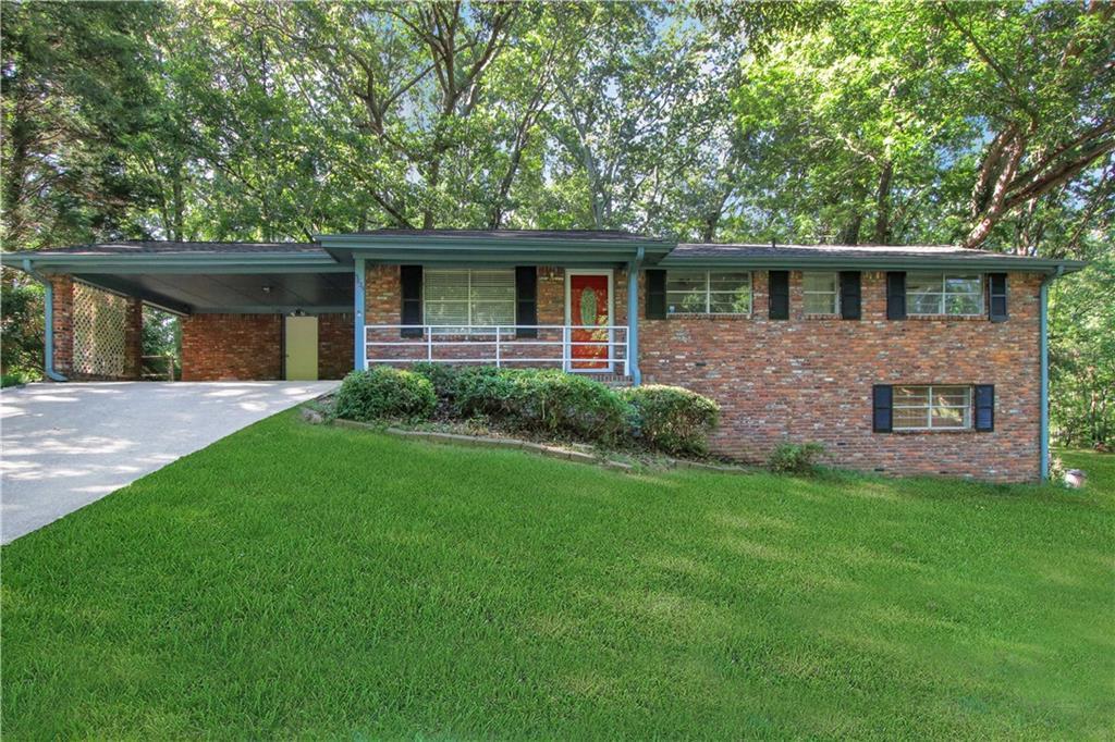 5835 S Bear Dr., Douglasville, GA 30135