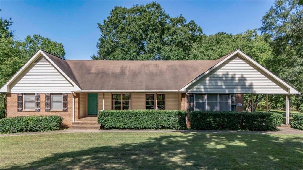 5586 Cave Springs Rd., Douglasville, GA 30134