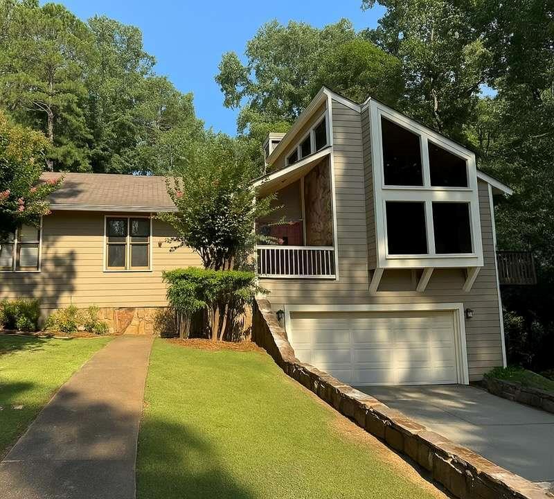 6302 Valley Stream Dr., Cumming, GA 30040