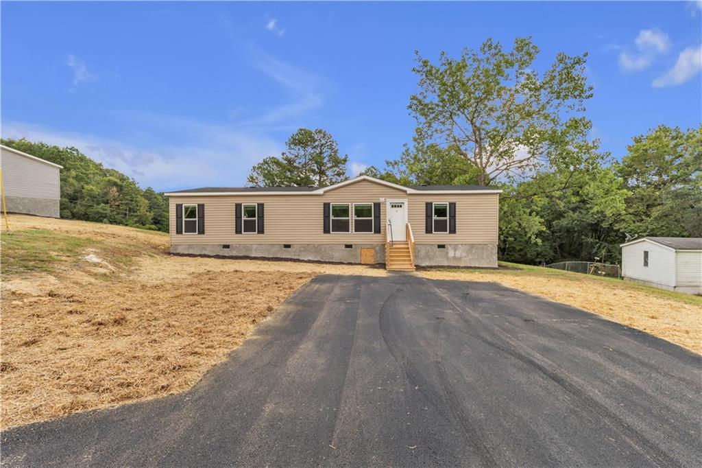 82 Spruce Ln., Cartersville, GA 30121