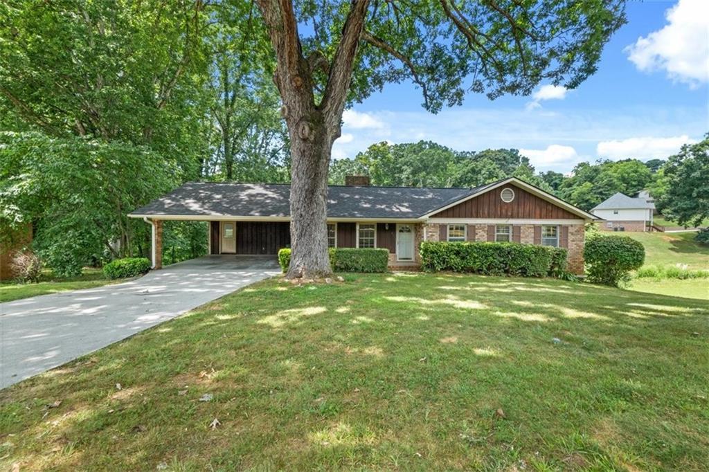 4415 Holiday Heights Dr., Oakwood, GA 30566