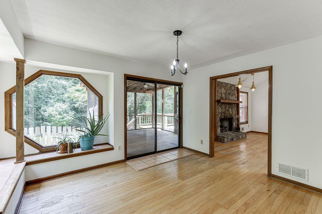 2900 Hadrian Dr., Snellville, GA 30078