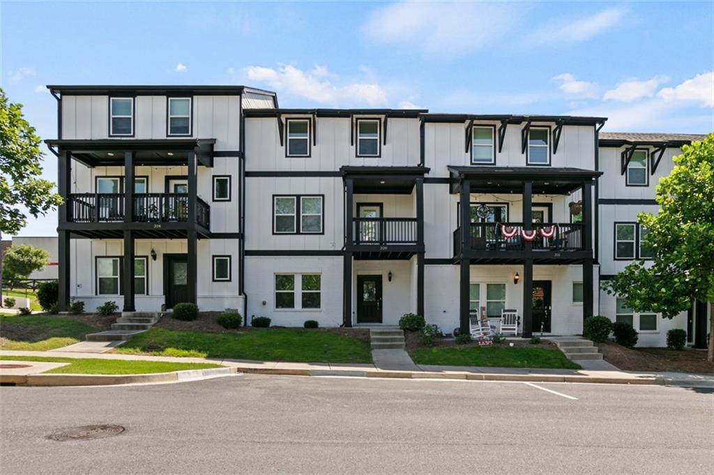 320 Lincoln St., Woodstock, GA 30188