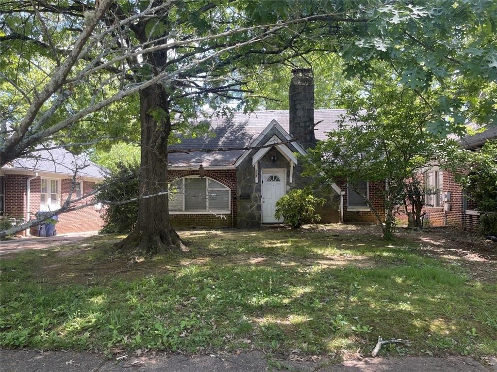 984 Woodbourne Dr., Atlanta, GA 30310