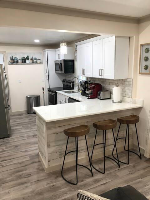 716 Amber Pl., Atlanta, GA 30331