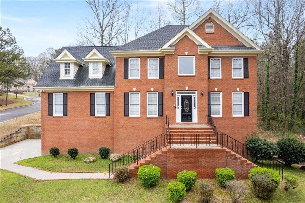 1811 Lake Cove Dr., Atlanta, GA 30331