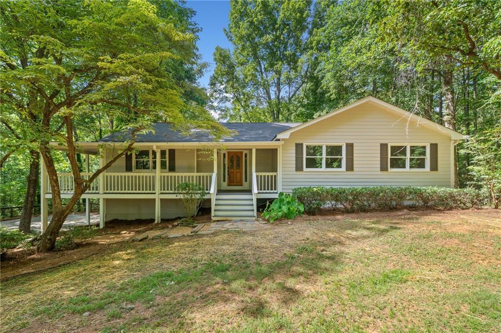 1207 Dabbs Bridge Rd., Dallas, GA 30132