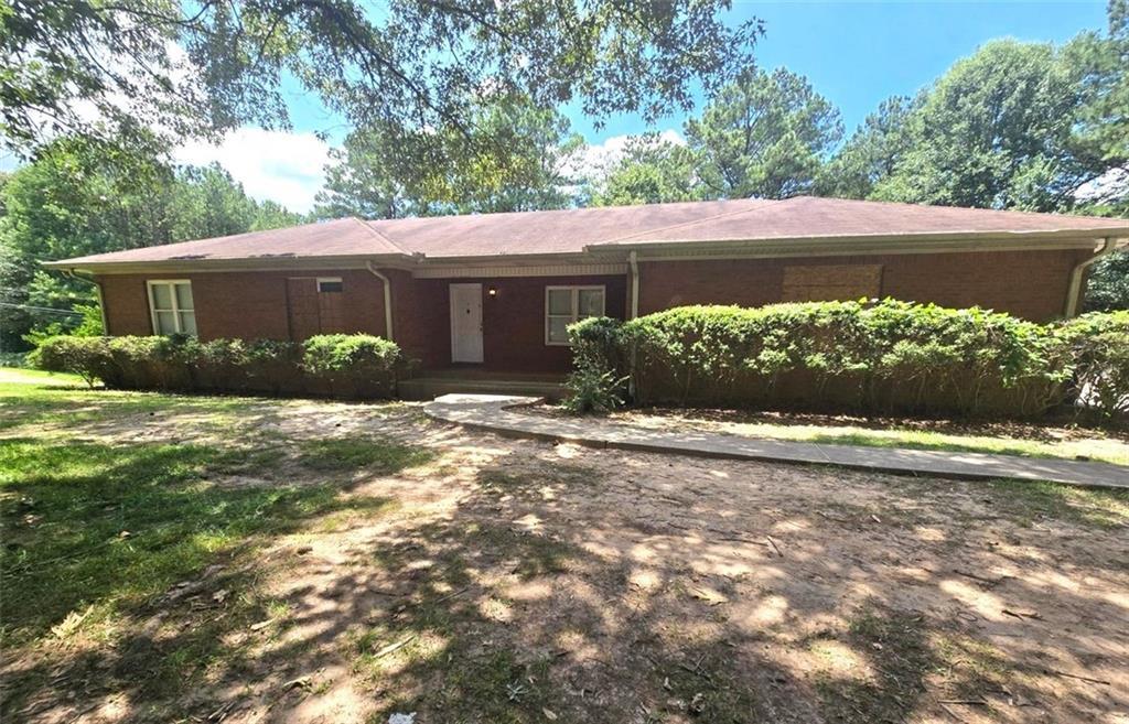 6385 Lower Dixie Lake Rd., Union City, GA 30291
