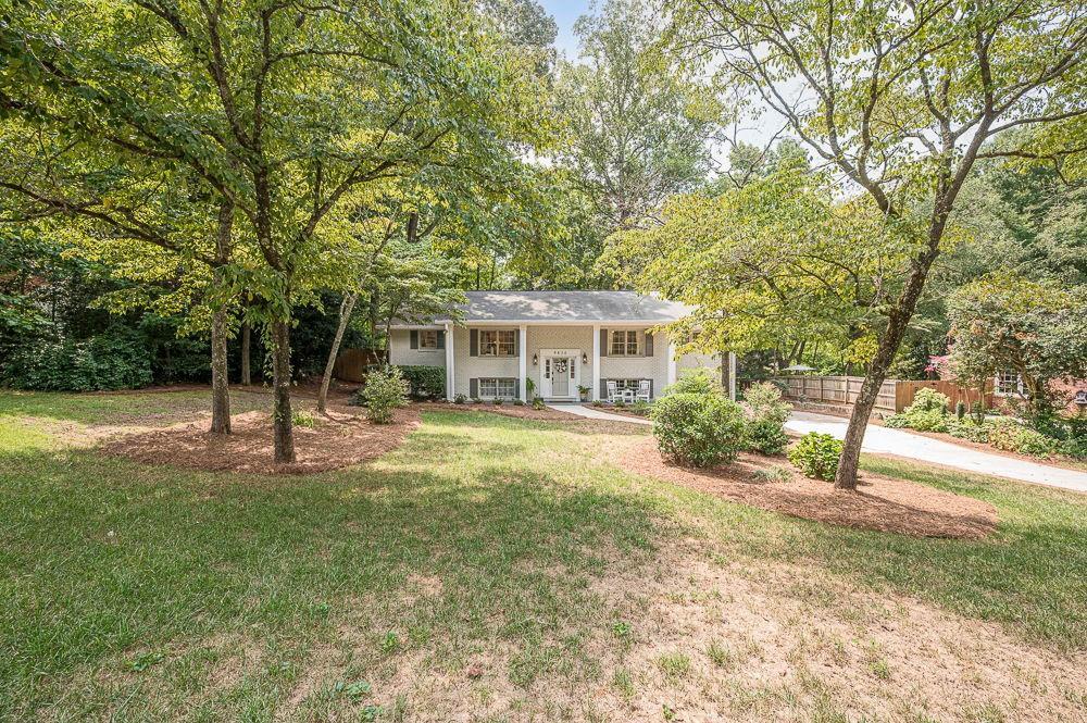 9830 La View Cir., Roswell, GA 30075