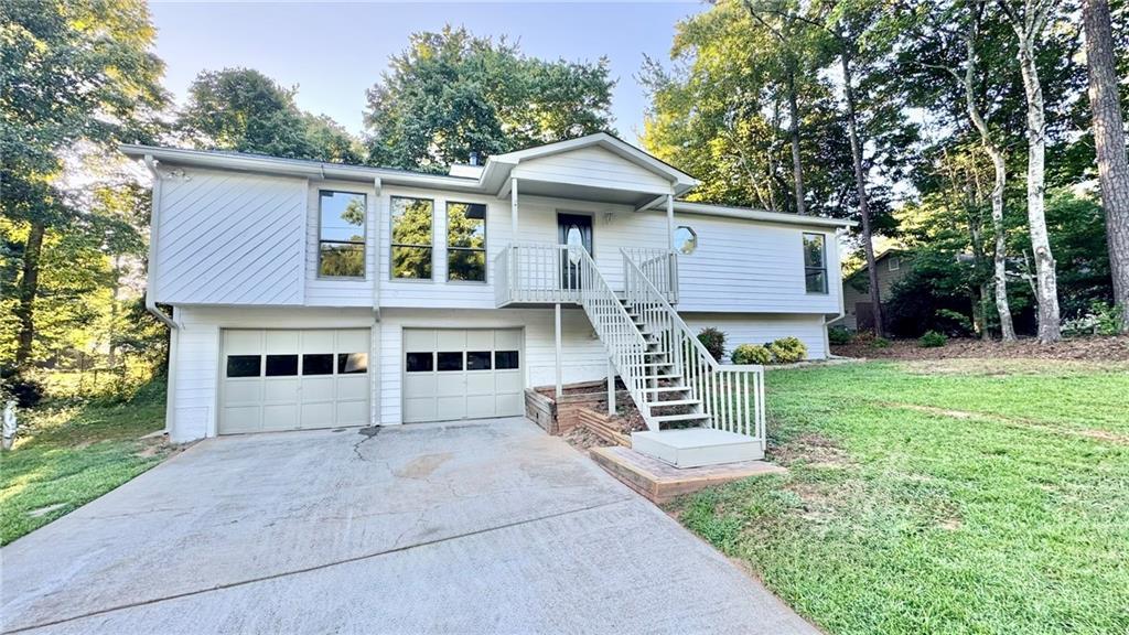 5798 Stonehaven Dr., Kennesaw, GA 30152