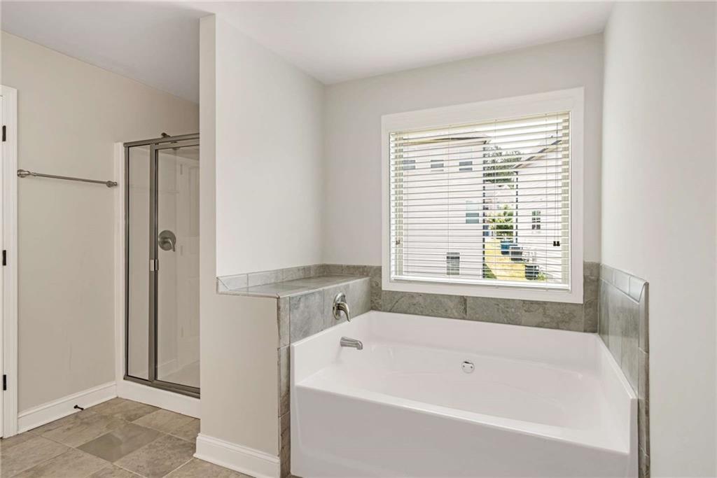 829 Overlook Path Ln., Lawrenceville, GA 30045