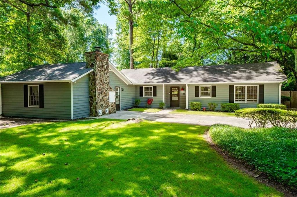 4361 Old Mabry Ln., Roswell, GA 30075