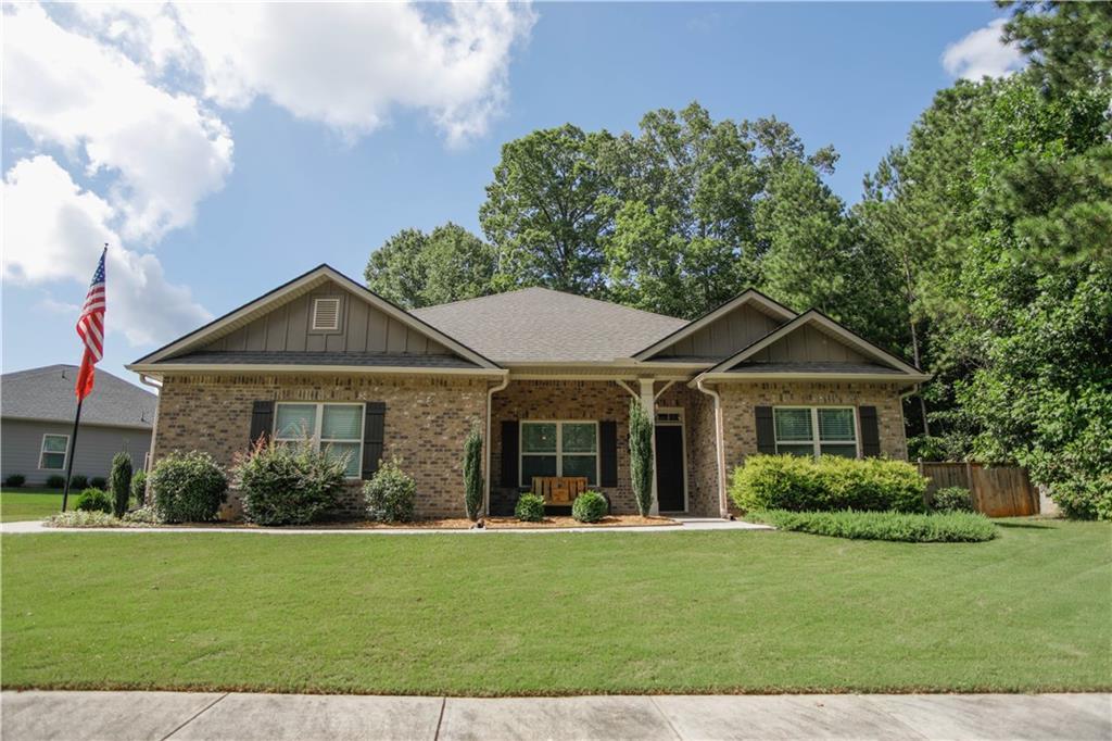 523 Brooks Village Dr., Pendergrass, GA 30567