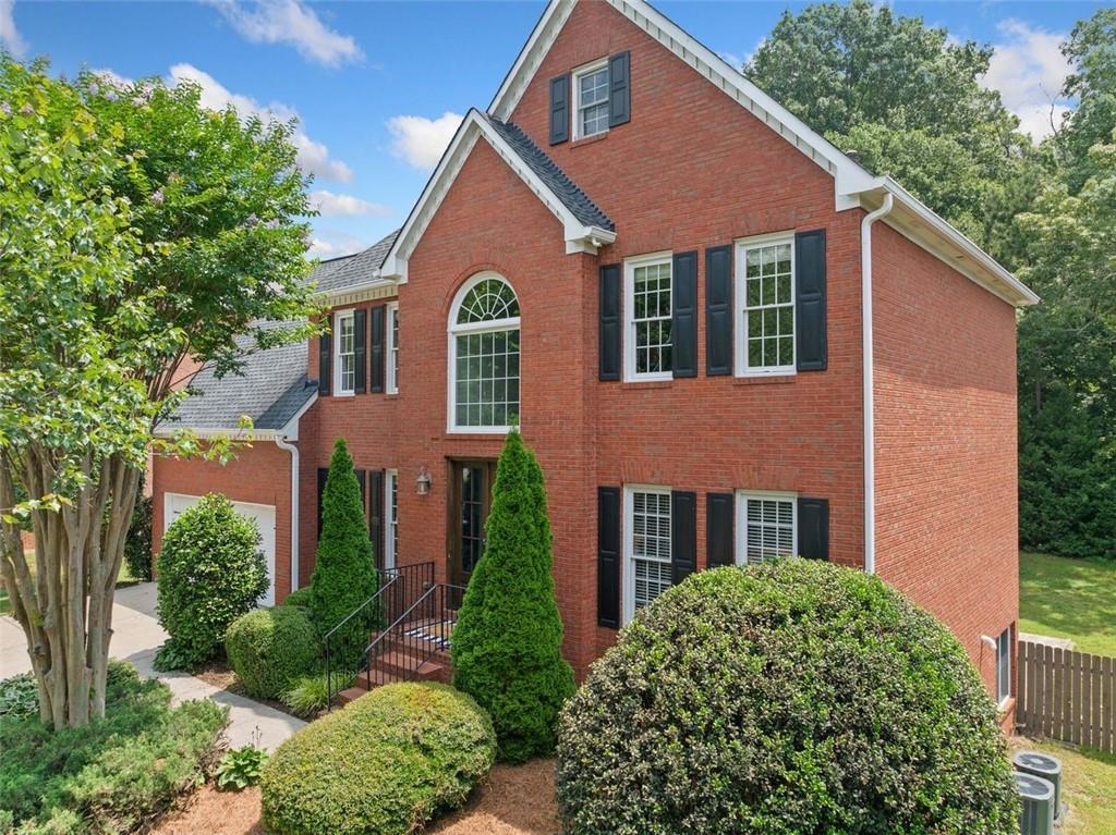530 Summerhill Dr., Roswell, GA 30075
