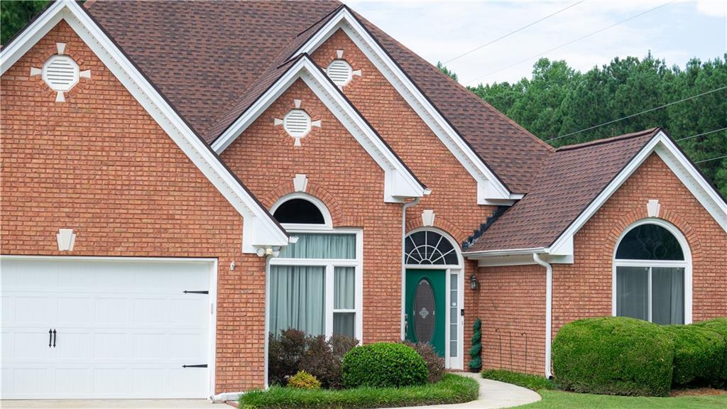 2051 Vintage Oaks Dr., Loganville, GA 30052