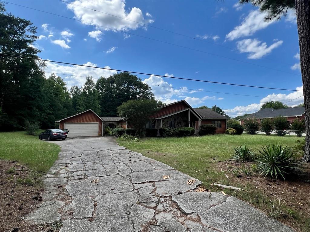 2136 Lake Rockaway Rd., Conyers, GA 30012