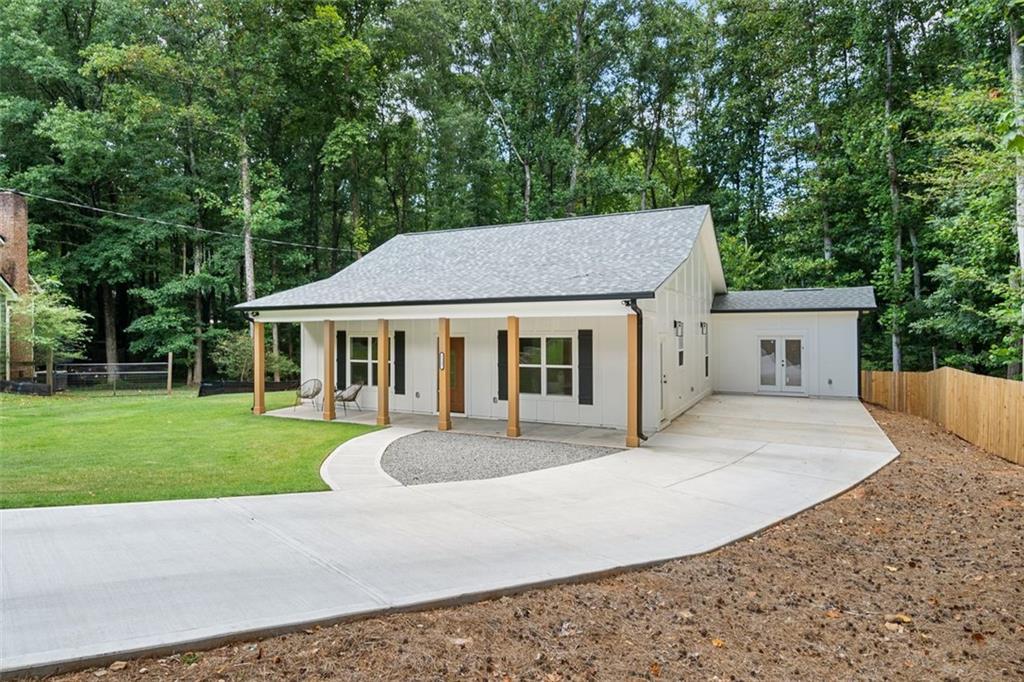 1337 Fairfield Dr., Lilburn, GA 30047