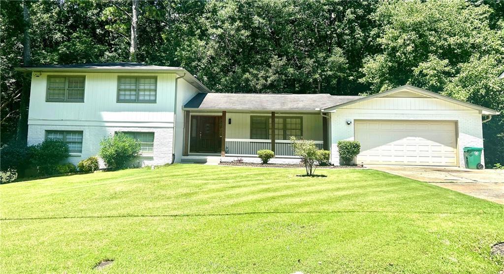3221 Goldenchain Dr., Lithonia, GA 30038