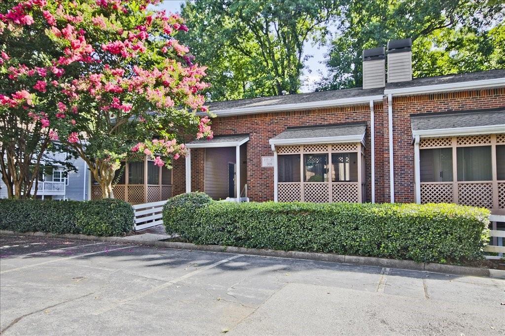 315 Quail Run, Roswell, GA 30076