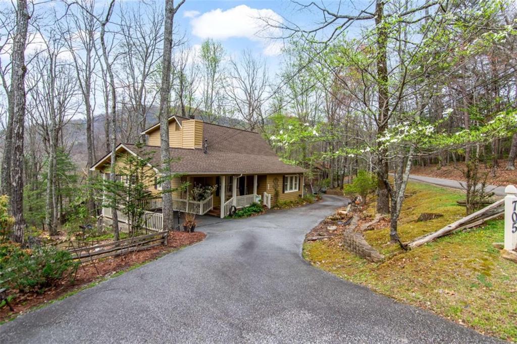 705 Laurel Ridge Dr., Ellijay, GA 30536