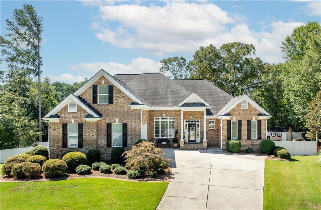 403 Chicamauga Ct., Loganville, GA 30052