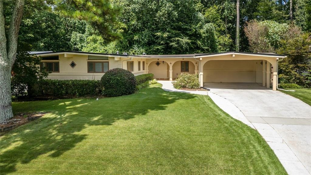 1190 Arborvista Dr., Atlanta, GA 30329