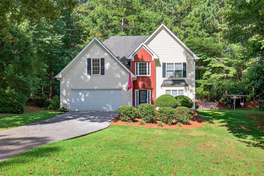 5414 Forest Ridge Dr., Loganville, GA 30052