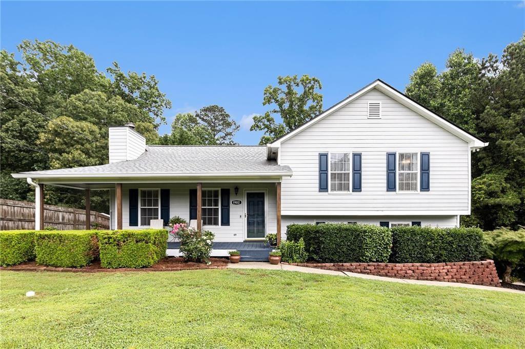 1902 Seals Rd., Dallas, GA 30157