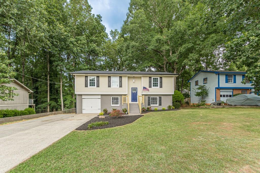 8878 Raven Dr., Jonesboro, GA 30238