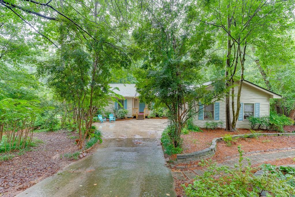 4442 Hidden Oaks Dr., Flowery Branch, GA 30542
