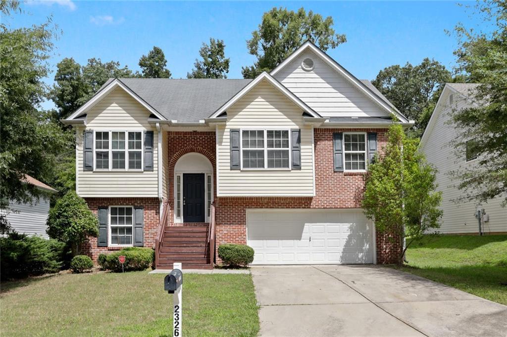 2326 Tolliver Pl., Ellenwood, GA 30294