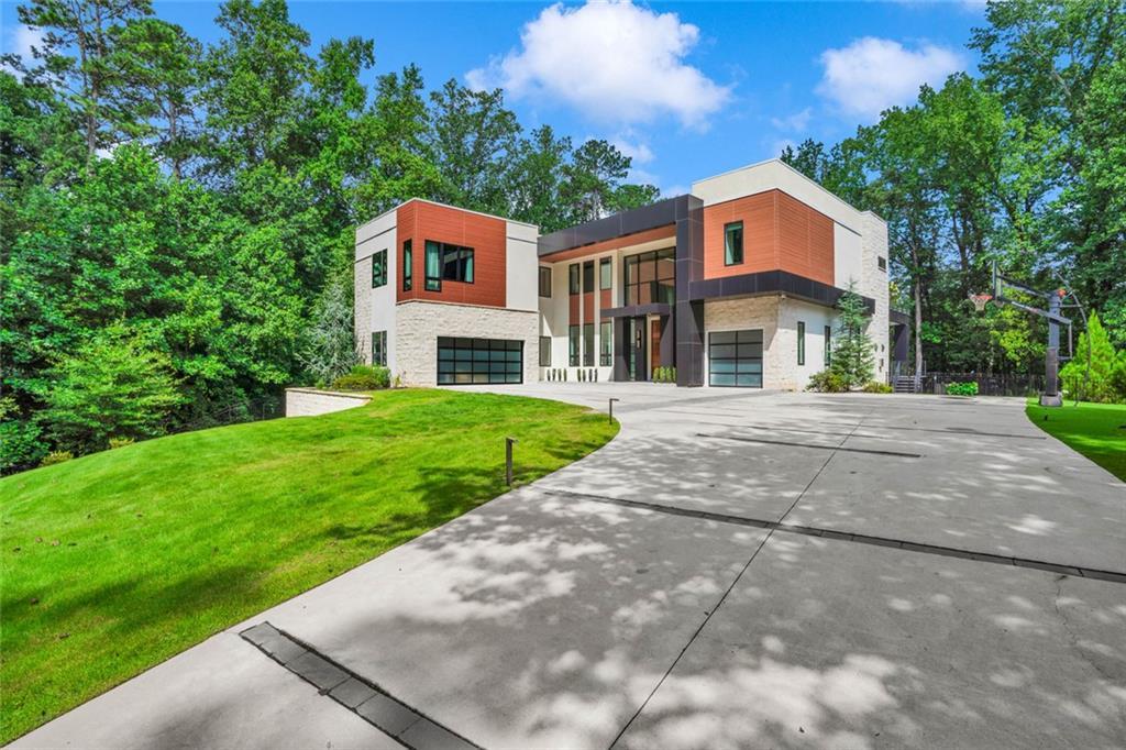 415 NW River Valley Rd Rd., Sandy Springs, GA 30328