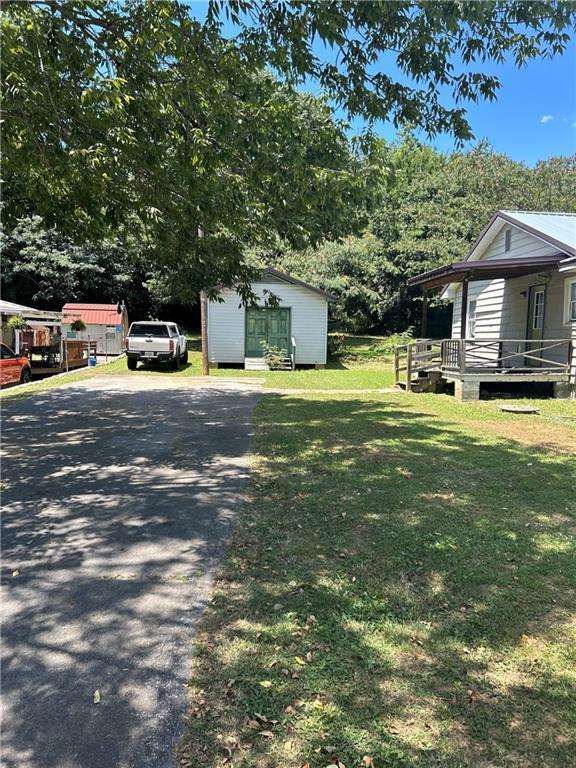 1092 Dry Valley Rd., Rossville, GA 30741