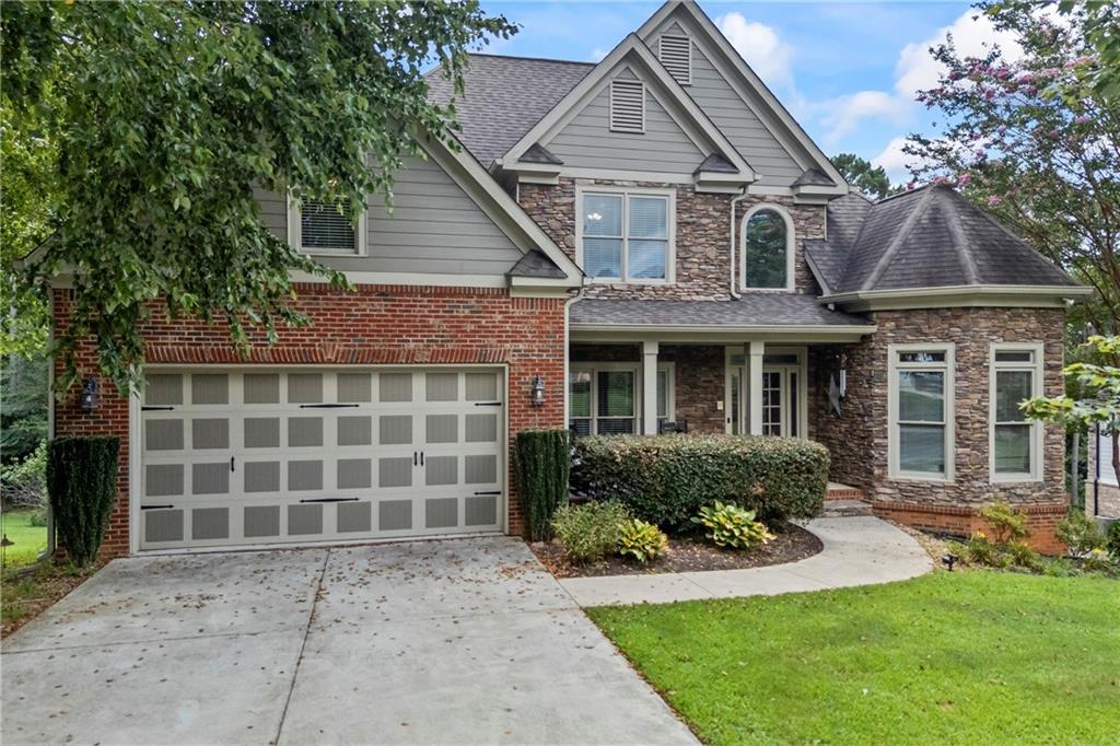 1030 Silver Thorne Dr., Loganville, GA 30052