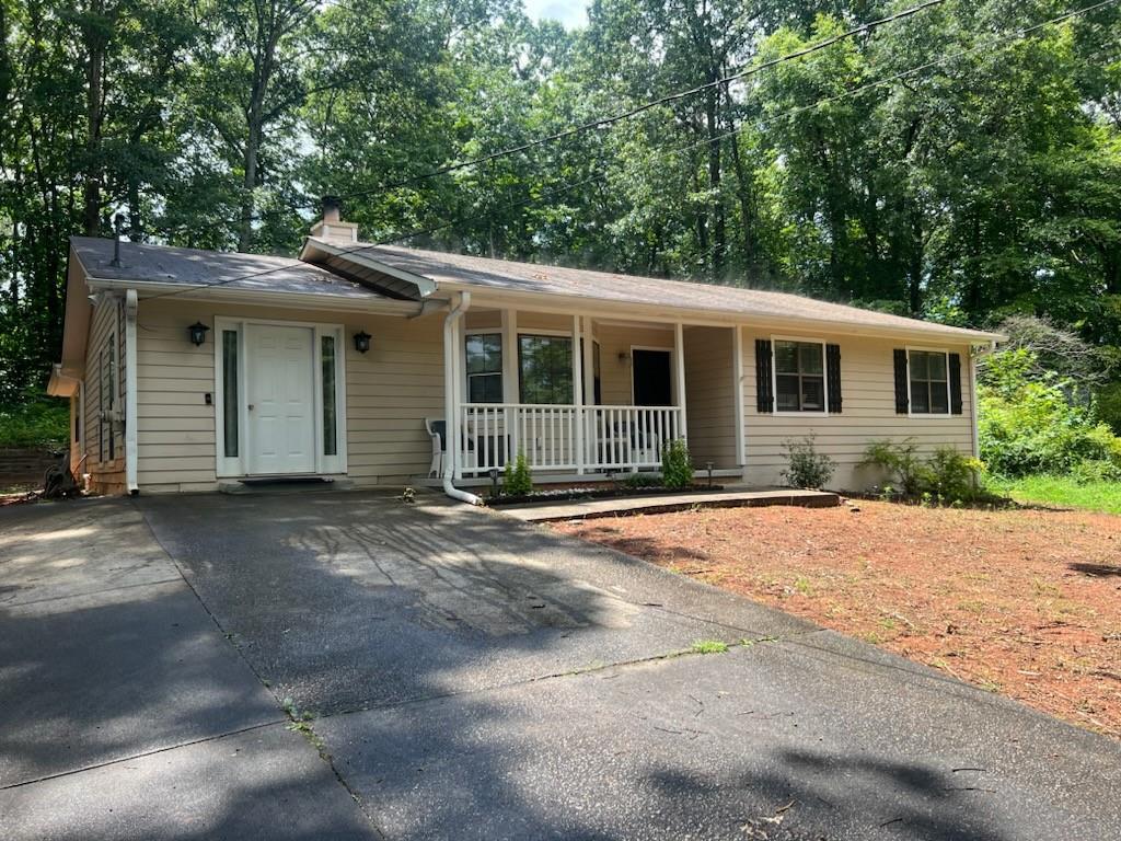 108 Hilltop Cir., Stockbridge, GA 30281