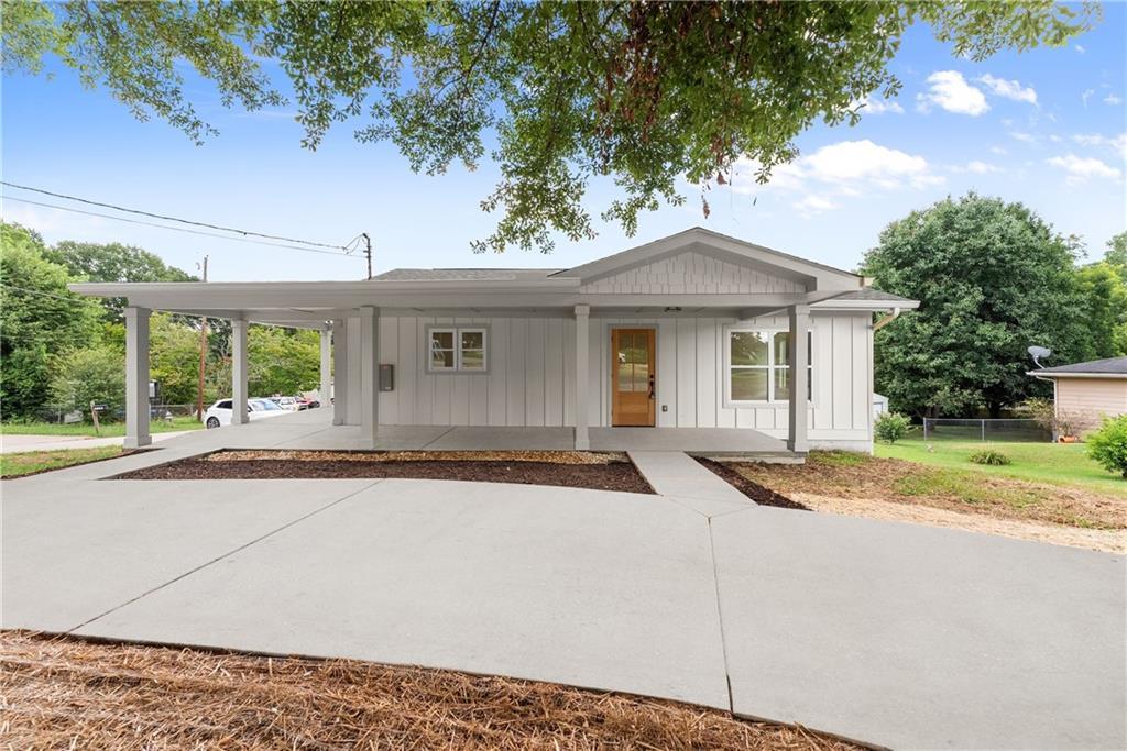 3604 E Bolding, Flowery Branch, GA 30542