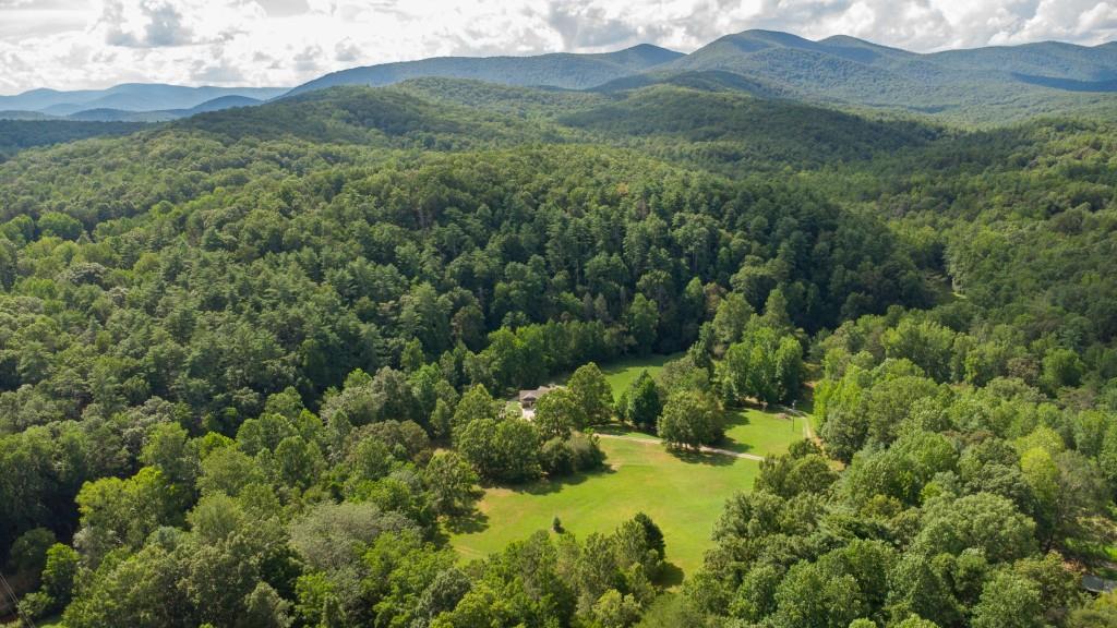 932 Woodland Ln., Dahlonega, GA 30533