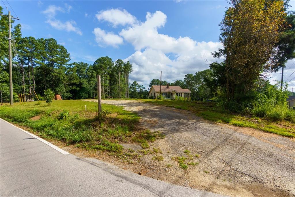 219 Cole Lake Rd., Dallas, GA 30157
