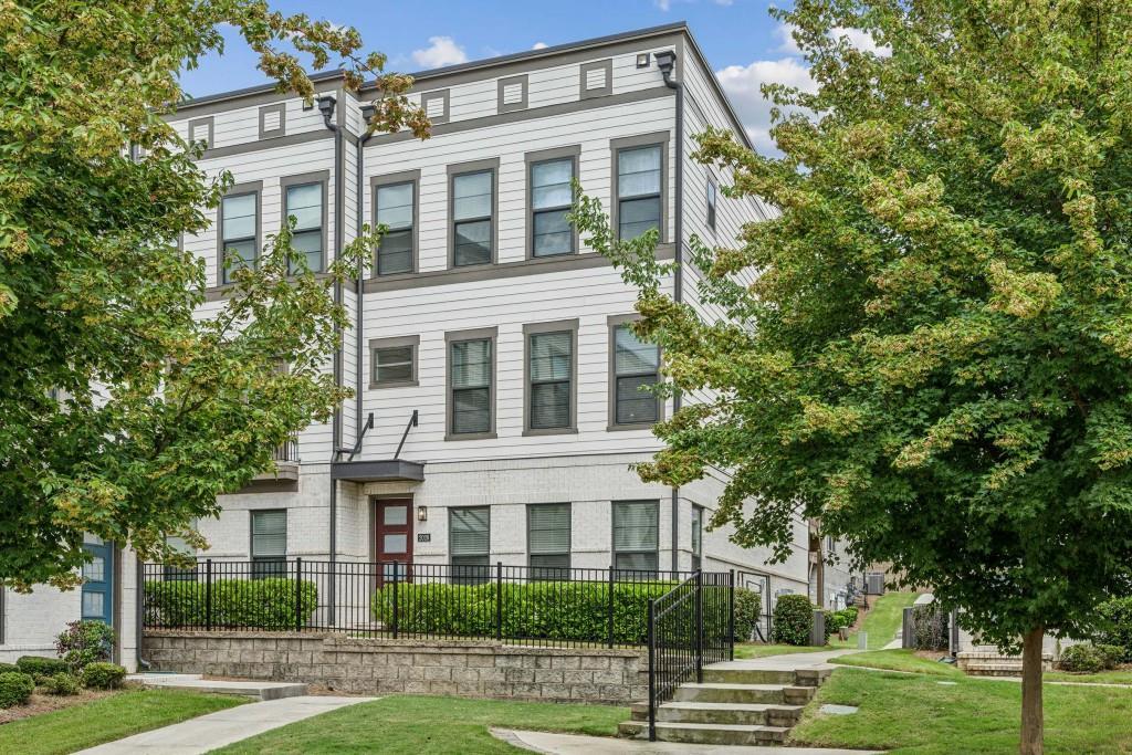 2028 Holtz Ln., Atlanta, GA 30318