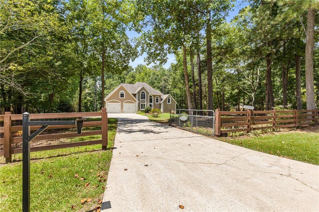 2336 Cross Creek Dr., Powder Springs, GA 30127